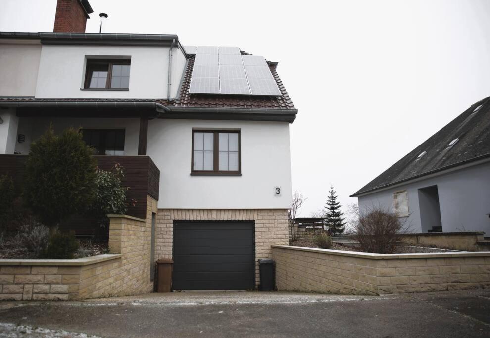 Cozy 3 Bedroom House With 11 Kw Electric Car Charger Hesperange Exteriör bild
